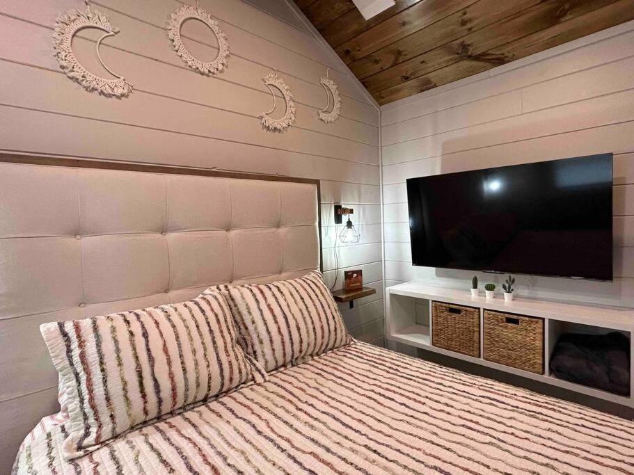 Blissful Nook Tiny Home ~ Cozy Retreat W/ Hot Tub; Near Town And Deep Creek Bryson City Eksteriør bilde