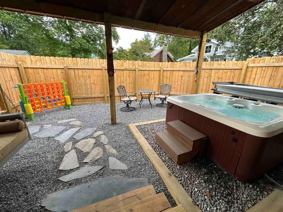 Blissful Nook Tiny Home ~ Cozy Retreat W/ Hot Tub; Near Town And Deep Creek Bryson City Eksteriør bilde